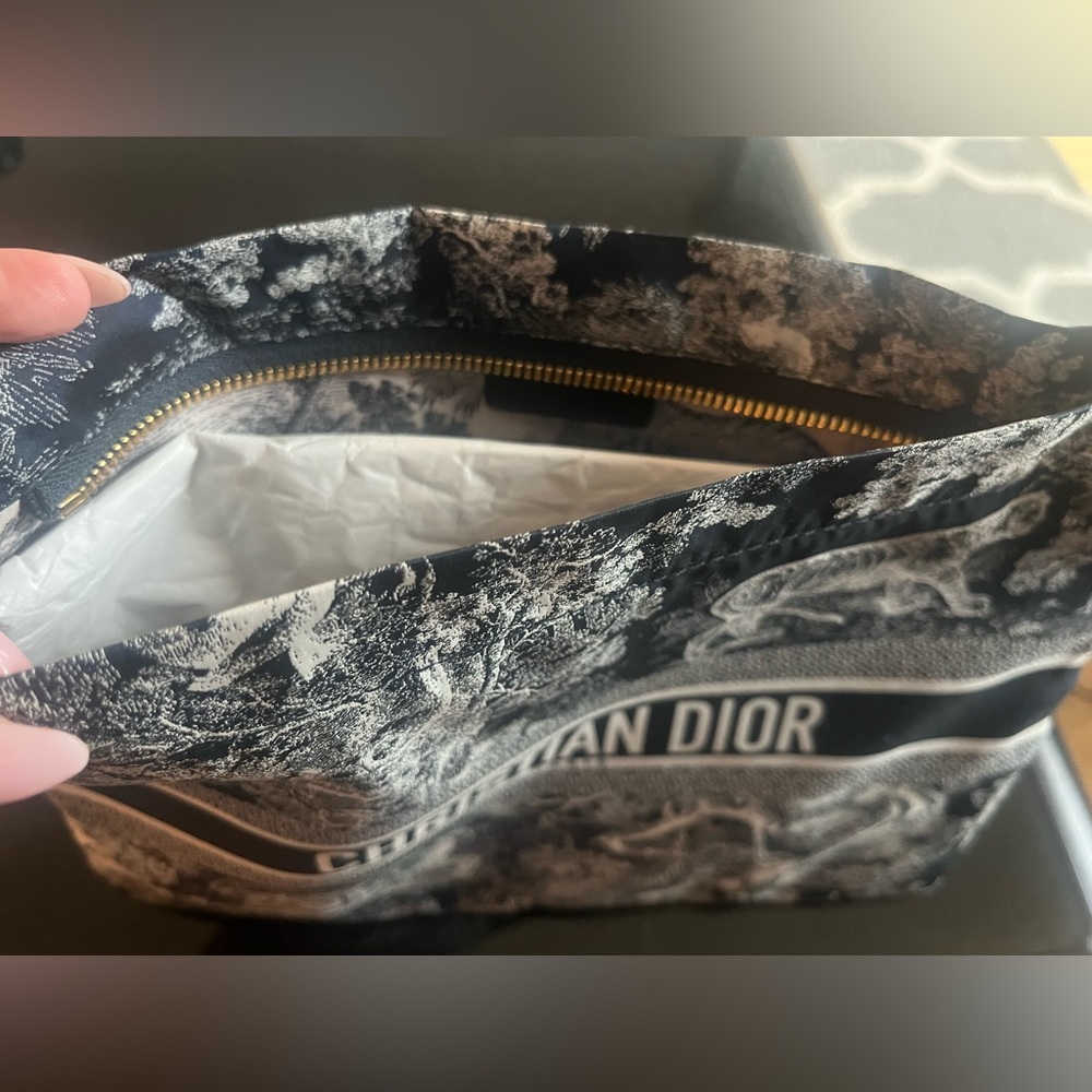 Dior travel zipper pouch - Picture 3 of 7